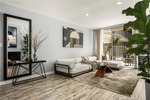 1351 N Crescent Heights #114, West Hollywood