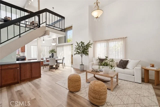 18433 Hatteras #507, Tarzana