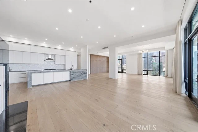 1111 S Grand Avenue #PH 5, Los Angeles