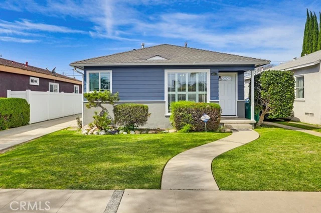 3133 Cedar Avenue photo 1