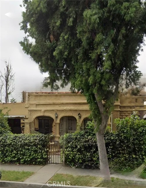 4310 Triggs photo 1