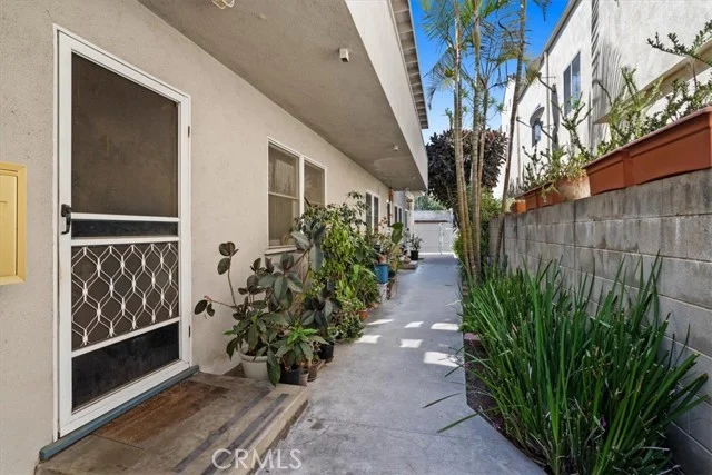 1646 Berkeley, Santa Monica
