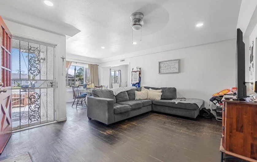 1627 Broad Avenue photo 1