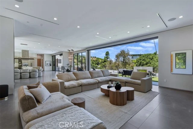 14753 Round Valley, Sherman Oaks