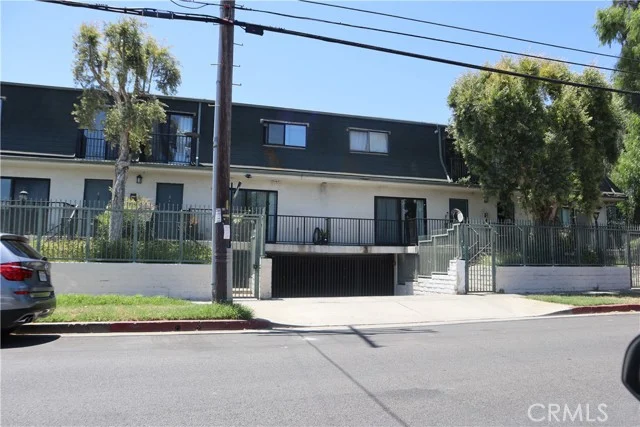9047 Langdon #4, Los Angeles