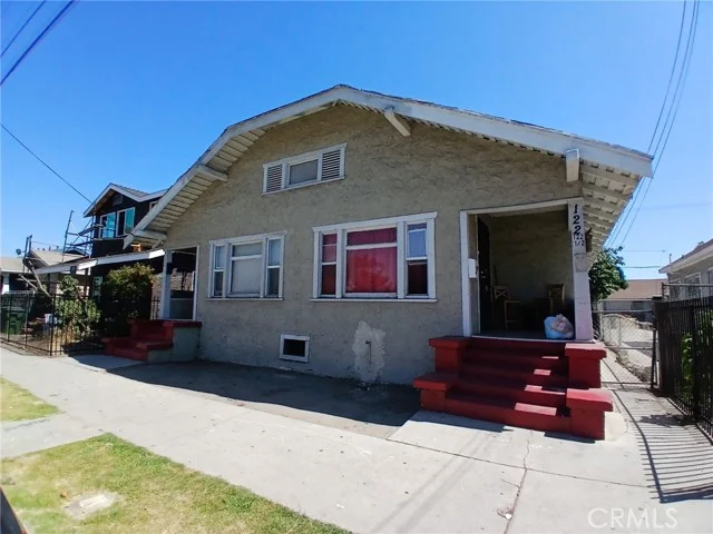 122 E Gage photo 1