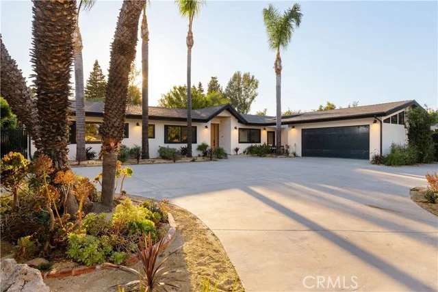 5313 Crebs Avenue, Tarzana