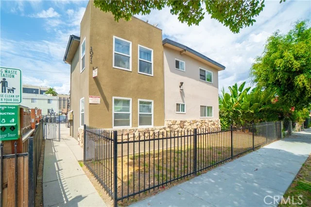 1071 Olive, Long Beach