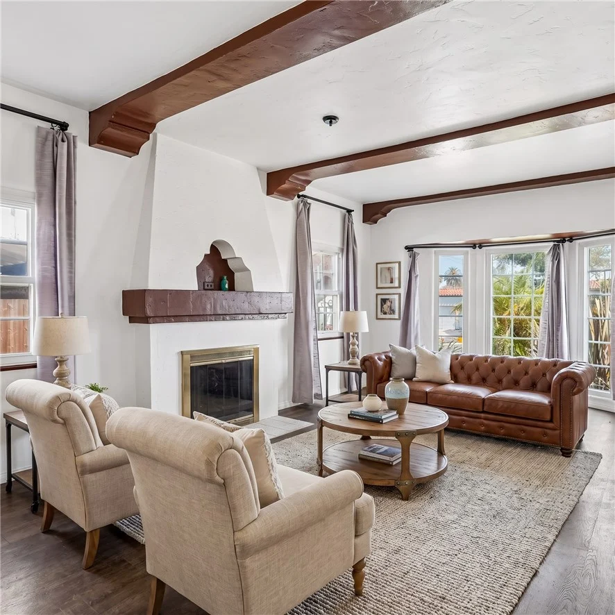 8319 S Van Ness Avenue, Inglewood