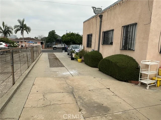 606 S Kern Avenue photo 1