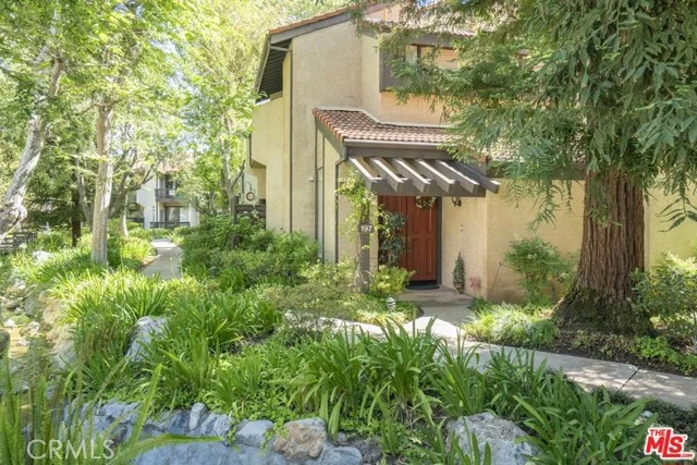 21901 Burbank #197, Woodland Hills