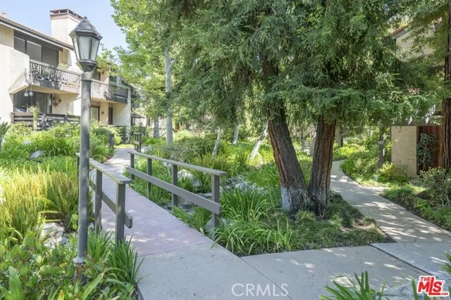 21901 Burbank #197 photo 5