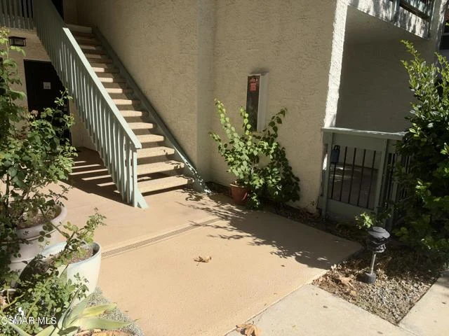 4720 Park Granada #210, Calabasas