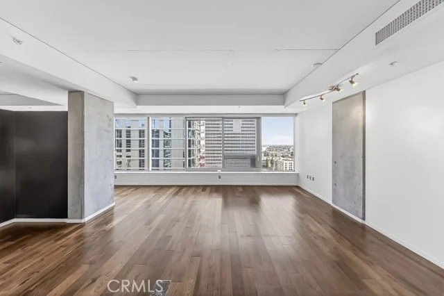 1155 S Grand Avenue #1707 photo 4