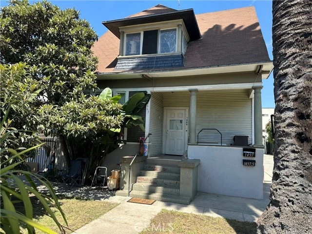 1497 W 27th photo 1