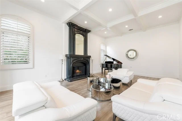 5633 Newcastle Ln photo 5