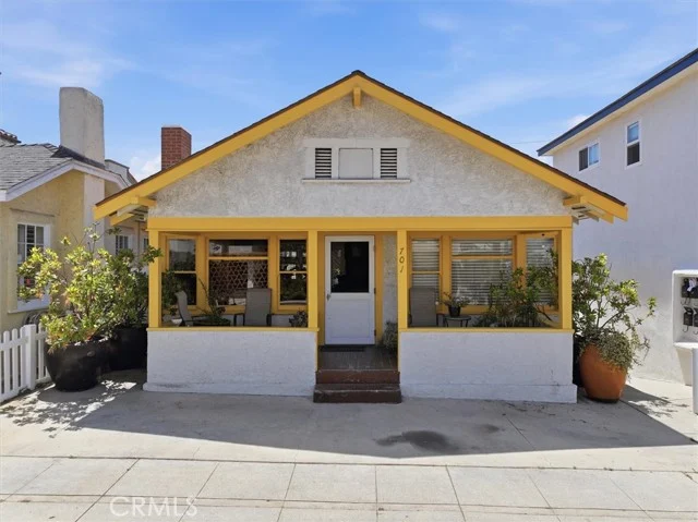 701 Manhattan Avenue photo 1