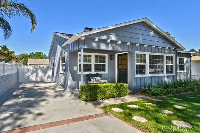 22025 De La Osa, Woodland Hills