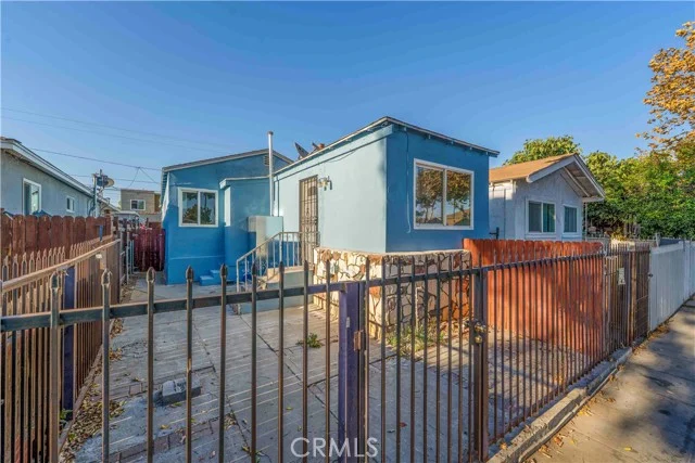 6121 E Olympic photo 1
