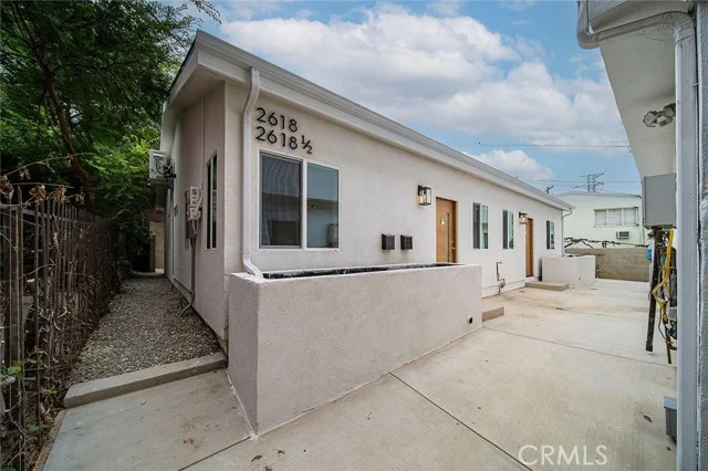 2618 Glendale photo 1