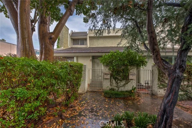 11786 Moorpark Street #F, Studio City