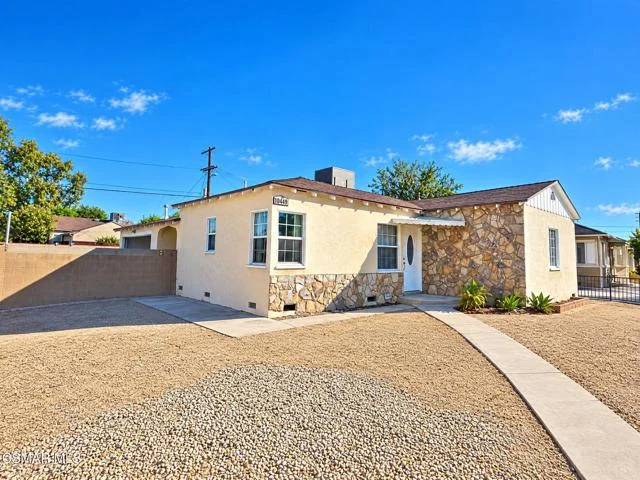10449 Chandler Boulevard photo 3