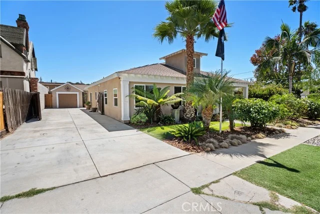 526 E Maple photo 1