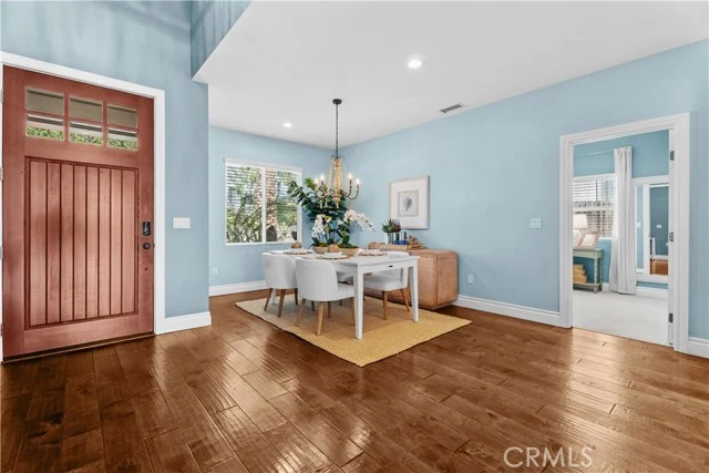 526 E Maple photo 4
