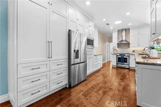 526 E Maple photo 5