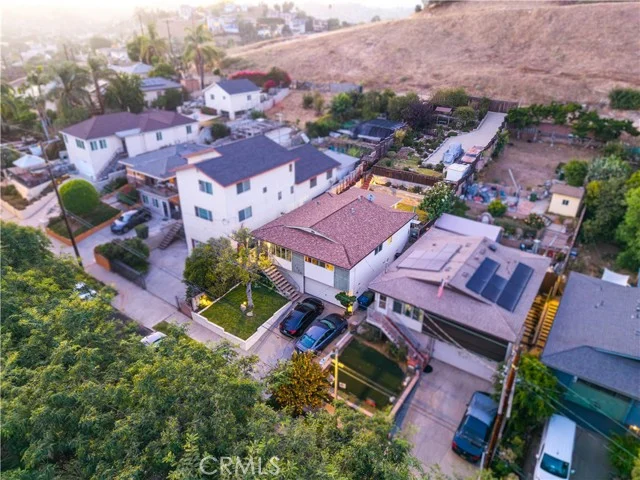 2456 Endicott photo 1