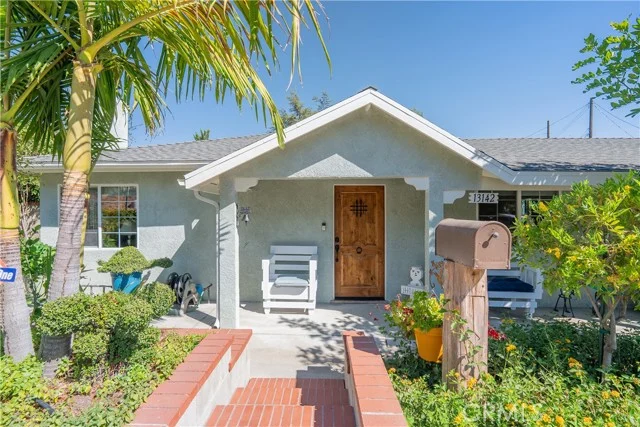 13142 Sayre, Los Angeles