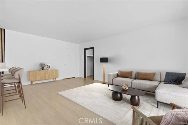 960 Larrabee #120 photo 4