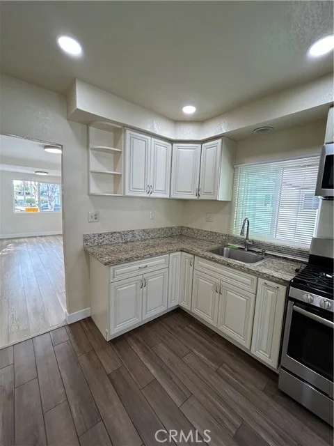 2033 W Burnett Street photo 1