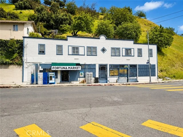 3374 Griffin photo 1