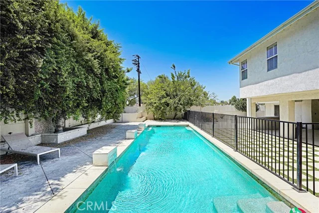 22450 Collins photo 1