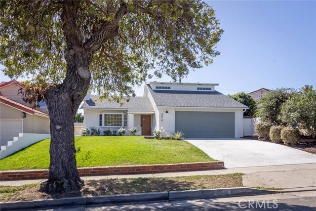 5018 Spencer Street photo 2