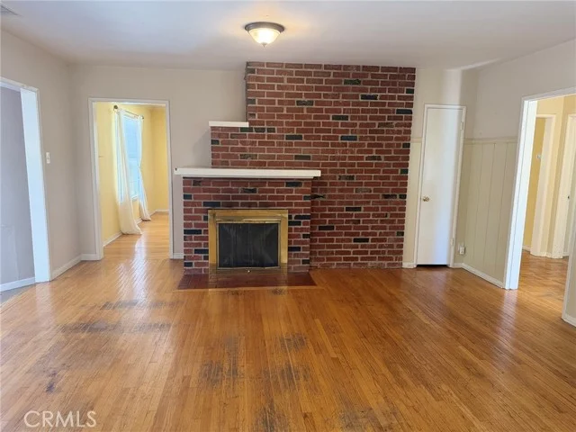 17605 Tarzana Street photo 4