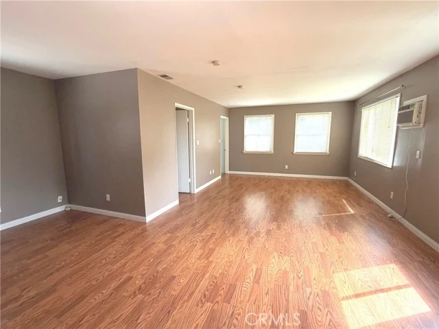 17605 Tarzana Street photo 5