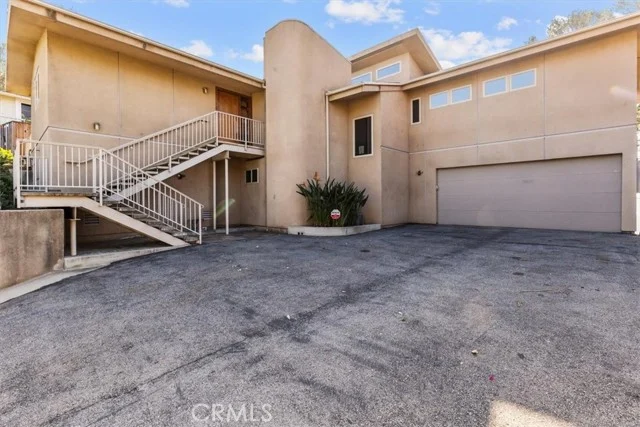 2377 Silver Ridge Avenue photo 3
