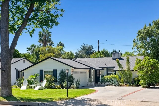 14724 Cumpston Street photo 1