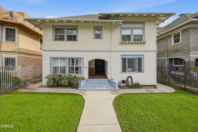 1032 S Westlake Avenue photo 1