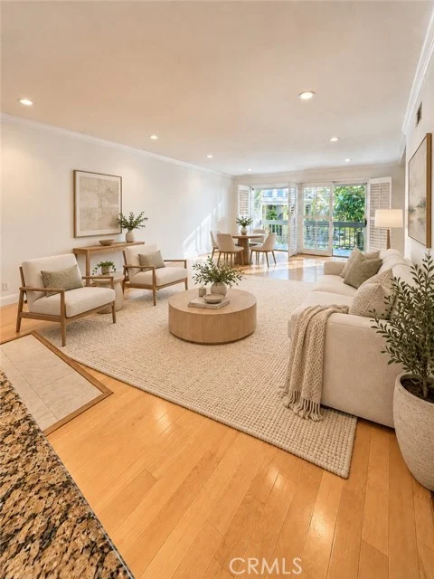 4536 Colbath Avenue #102 photo 2