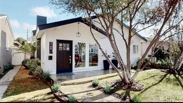 2166 Maine, Long Beach