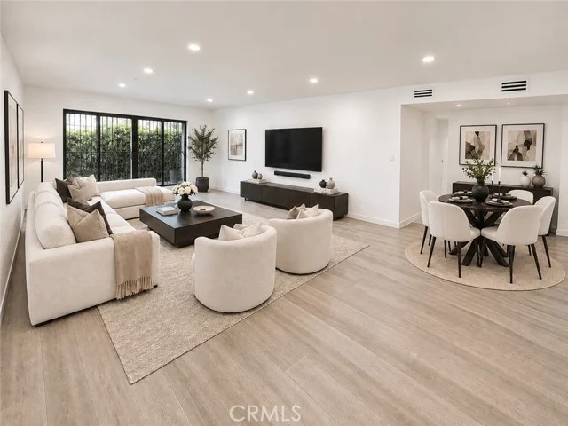 6771 Springpark #208A, Los Angeles