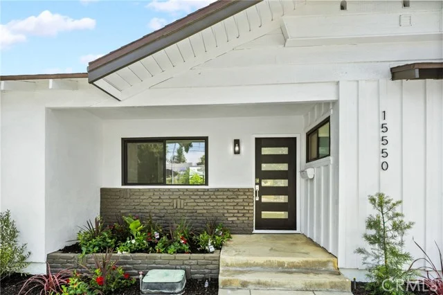 15550 Otsego Street photo 5
