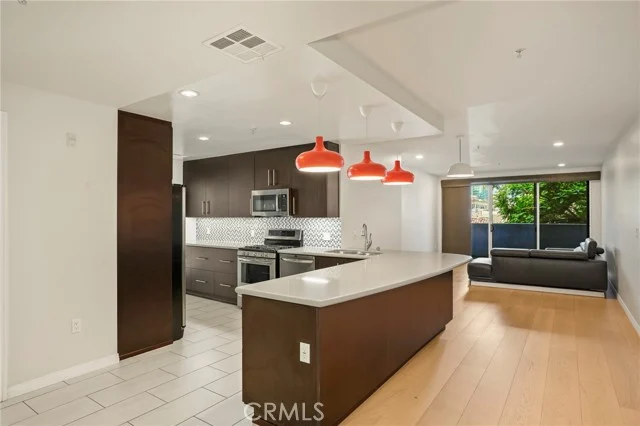 540 S Kenmore Avenue #203, Los Angeles