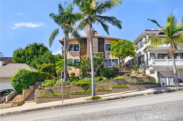 A Bennett Avenue, Long Beach