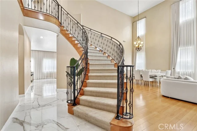 6921 Kian Court, Van Nuys