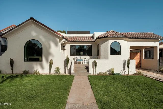 3044 Hillcrest Drive, Los Angeles
