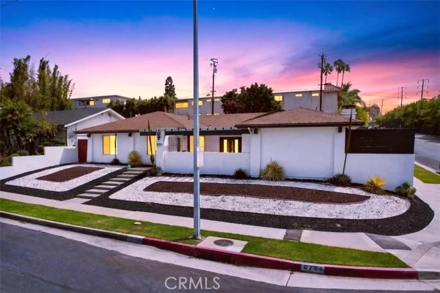 6754 S Garth, Los Angeles